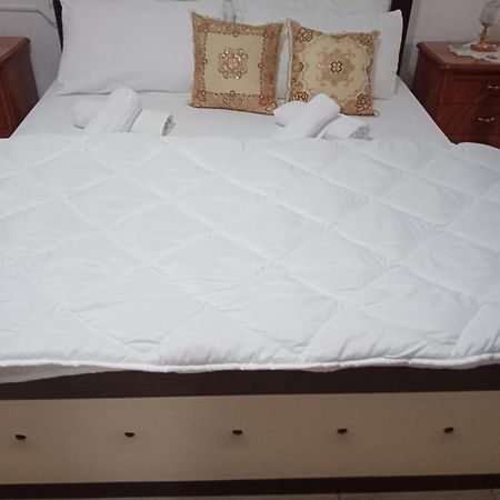 Olivia Guesthouse Gjirokastër Esterno foto