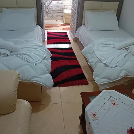 Olivia Guesthouse Gjirokastër Esterno foto