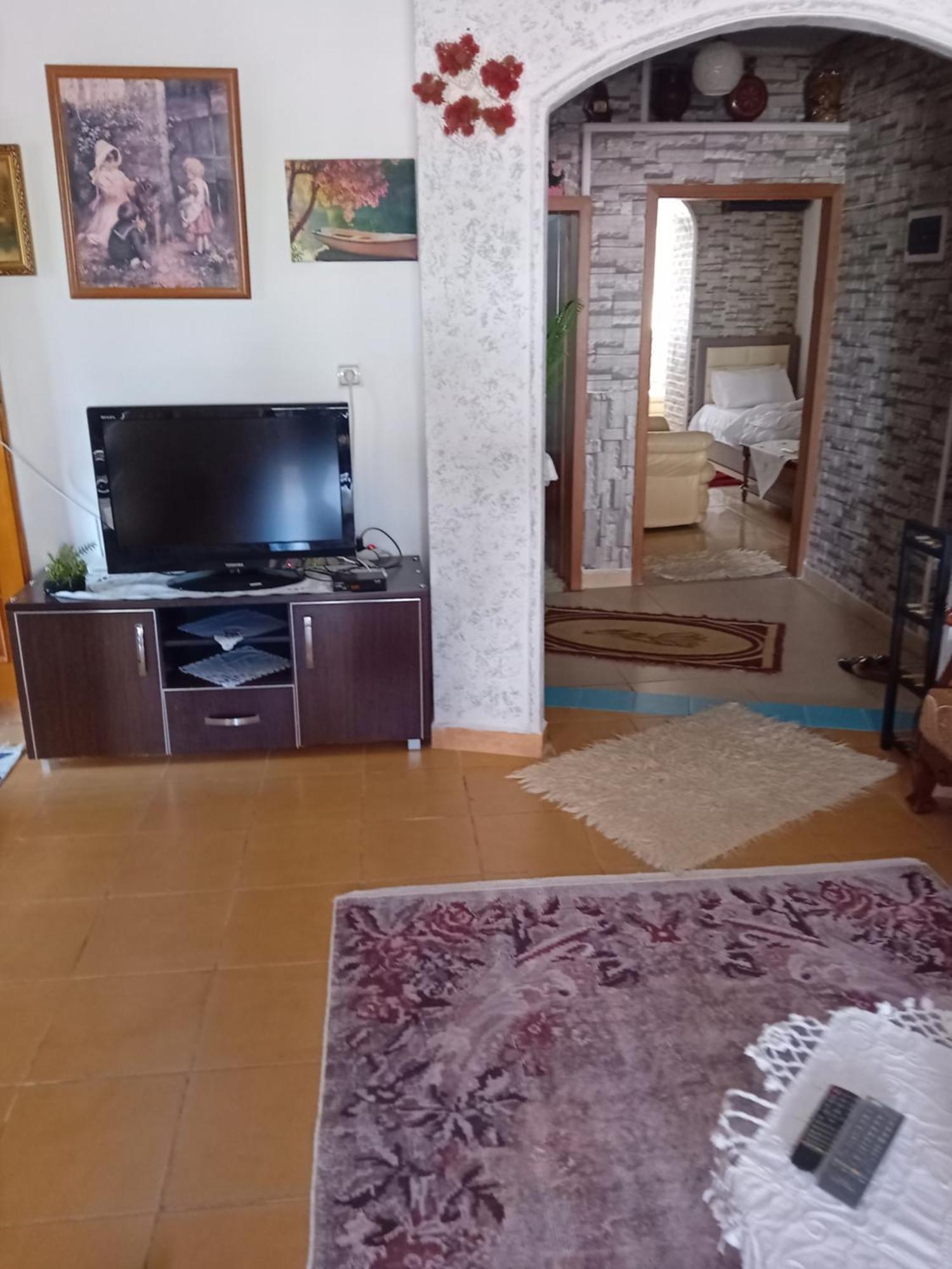 Olivia Guesthouse Gjirokastër Esterno foto