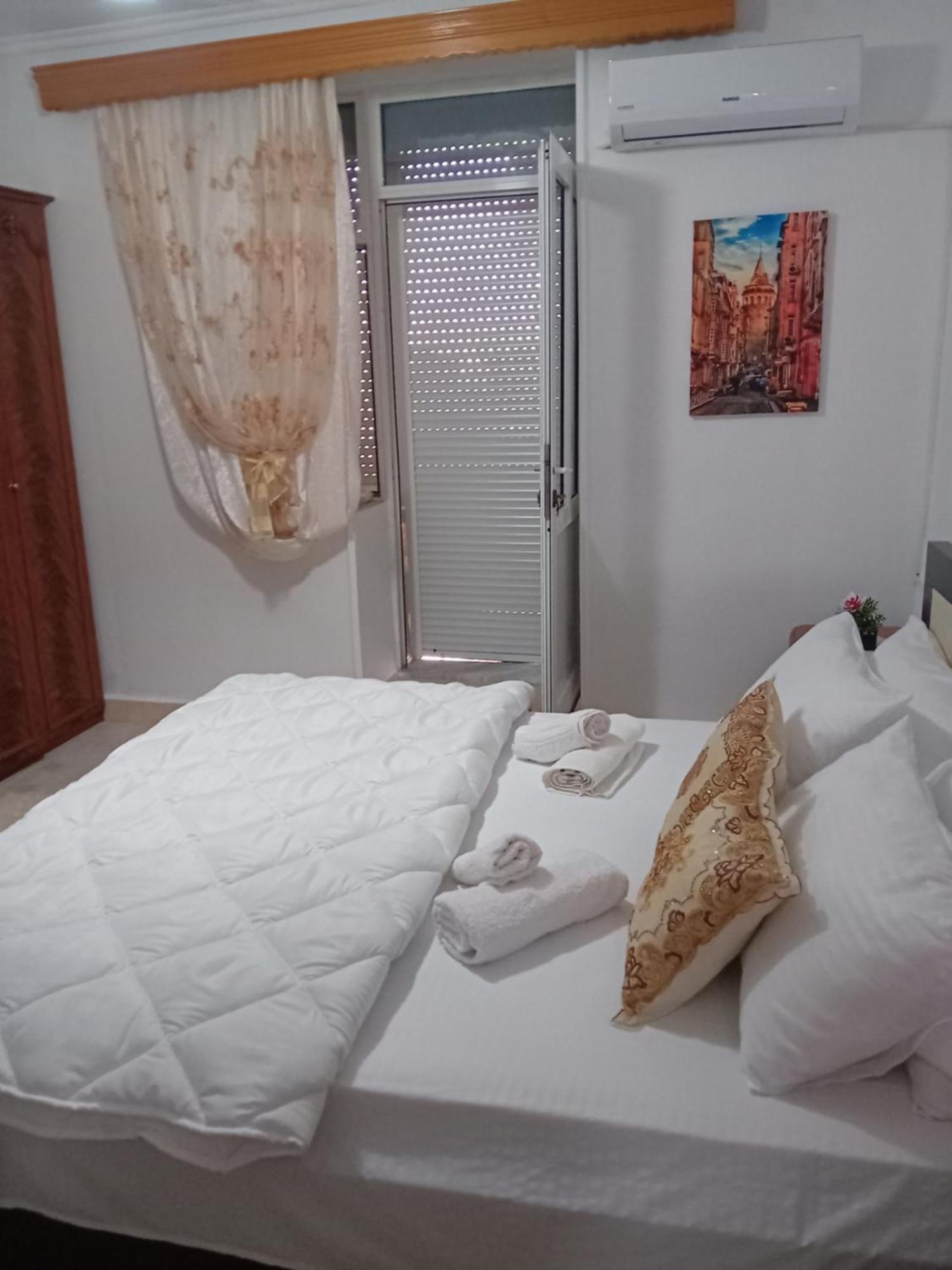 Olivia Guesthouse Gjirokastër Esterno foto