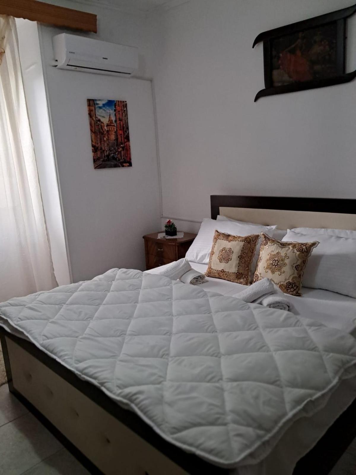 Olivia Guesthouse Gjirokastër Esterno foto